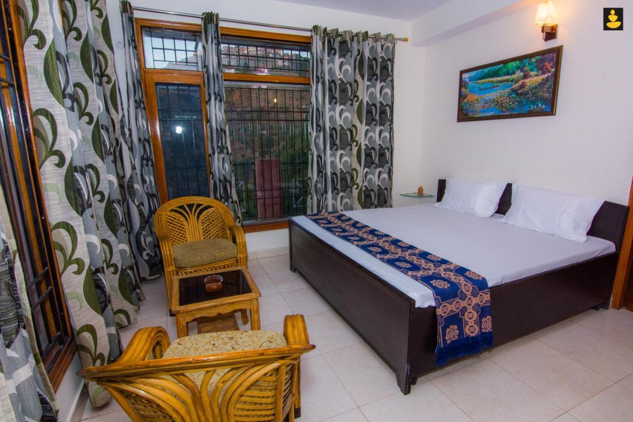 Livingstone 2Bhk Cozy Homestay In Kasauli Hills Kültér fotó