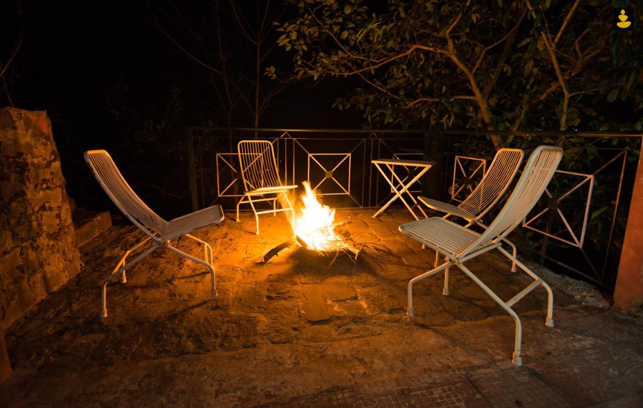 Livingstone 2Bhk Cozy Homestay In Kasauli Hills Kültér fotó